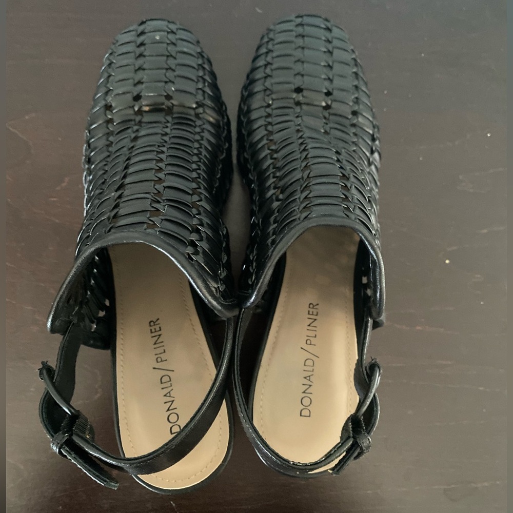 Donald Pliner Cassie Woven
Weave Leather Slingback Pump
Heels, Women's Size 8.5 - Picture 5 of 10
